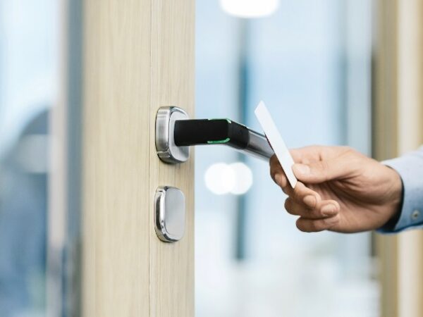 aperio-bed-and-breakfast-smart-handle